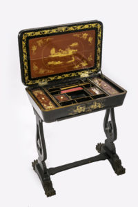 tavolino-francese-1800-laccato-cassettini-emporiodellepassioni.com