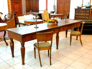 grande-tavolo-antico-sei-gambe-emporiodellepassioni.com