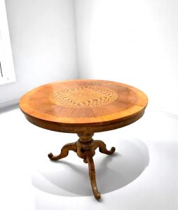 tavolo-rotondo-intarsiato-rolo-emporiodellepassioni.com