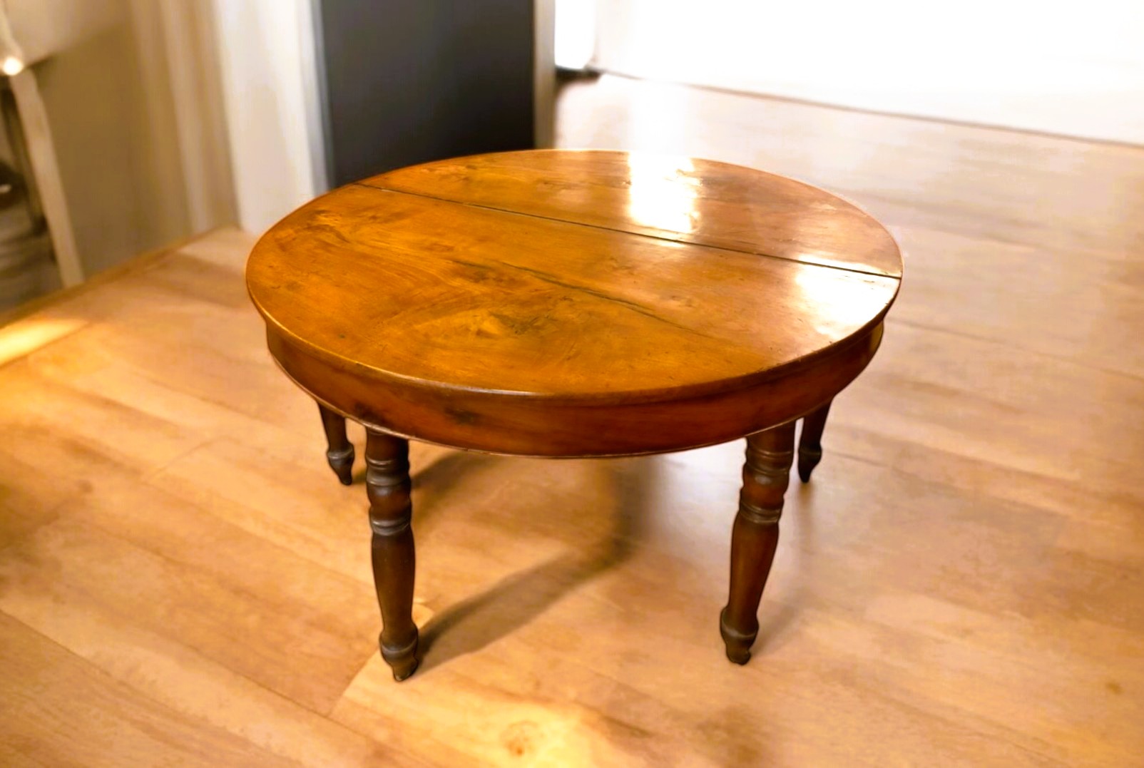 tavolo-luigi-filippo-tondo-noce-emporiodellepassioni.com