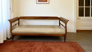 divano-neoclassico-noce-emporiodellepassioni.com
