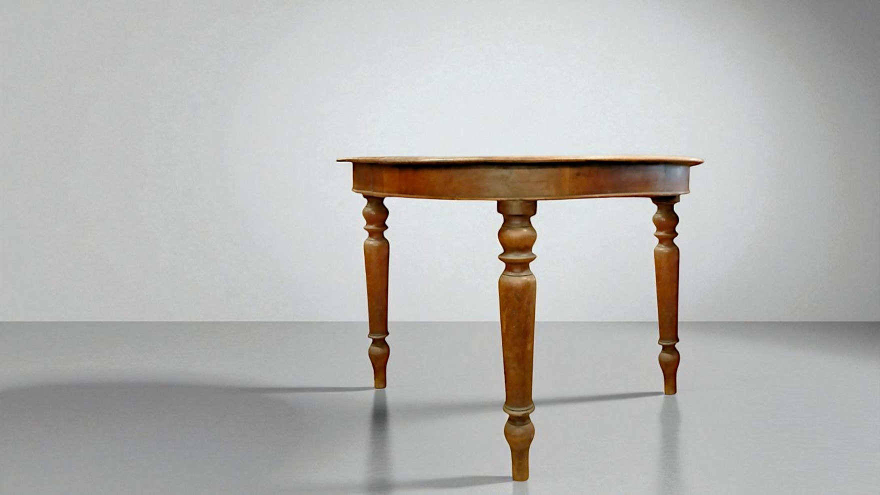 tavolo-tondo-noce-massello-emporiodellepassioni.com